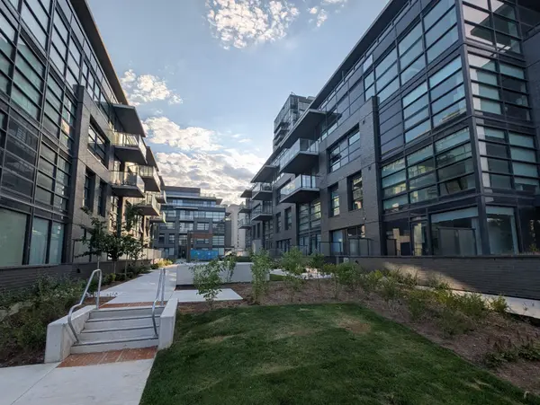 1612 Charles ST #323C, Whitby, ON L1N 0P3