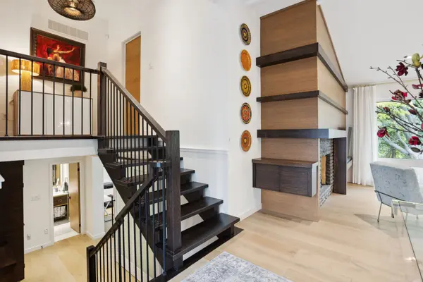 48 Royal RD, Aurora, ON L4G 1A9