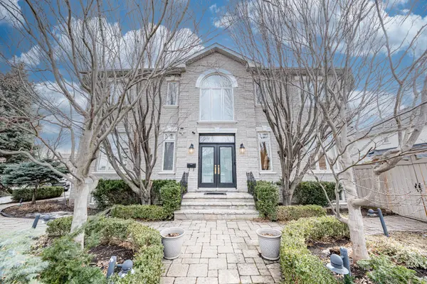 171 Lawrie RD, Vaughan, ON L4J 8N6