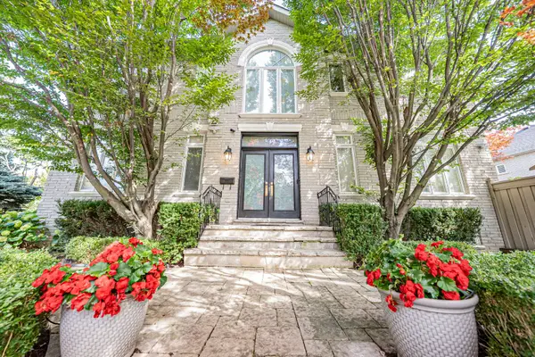 171 Lawrie RD, Vaughan, ON L4J 8N6