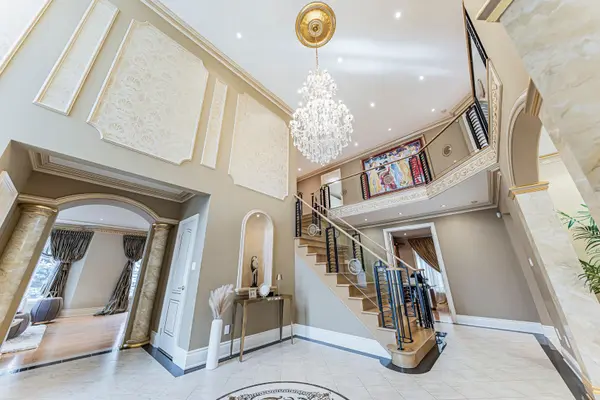 171 Lawrie RD, Vaughan, ON L4J 8N6