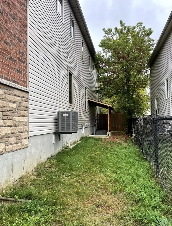 60 Sasco WAY, Essa, ON L0M 1B0