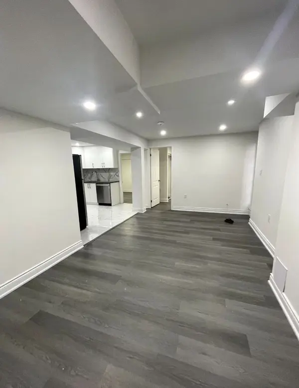 60 Sasco WAY, Essa, ON L0M 1B0