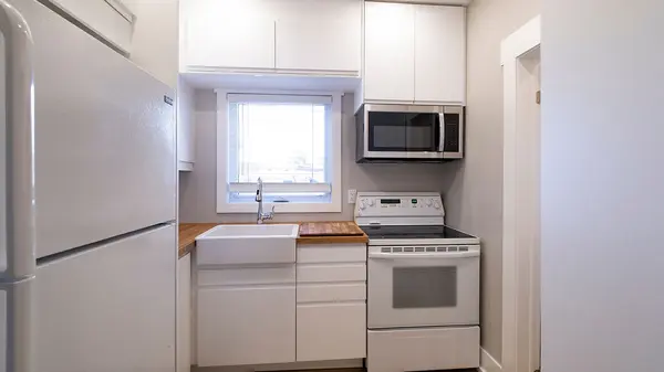 14 QUEEN ST #APT#2, Innisfil, ON L0L 1L0