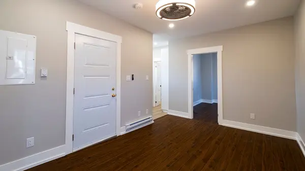 14 QUEEN ST #APT#2, Innisfil, ON L0L 1L0