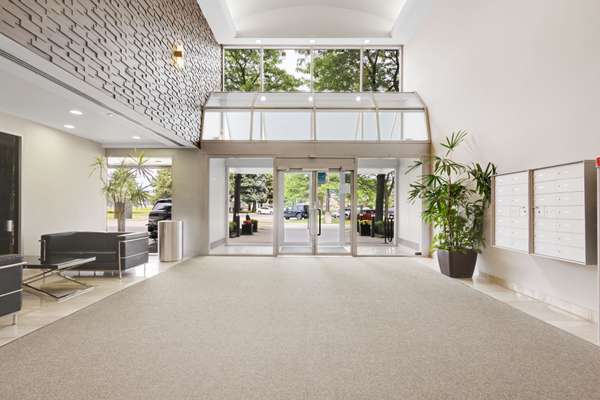 710 Dorval DR #600-13, Oakville, ON L6K 3V7