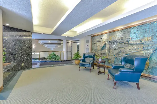 2000 Islington AVE #308, Toronto W09, ON M9P 3S7