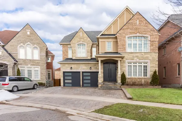 144 Bloomsbury AVE,  Brampton,  ON L6P 2X2