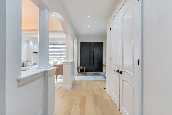 144 Bloomsbury AVE, Brampton, ON L6P 2X2