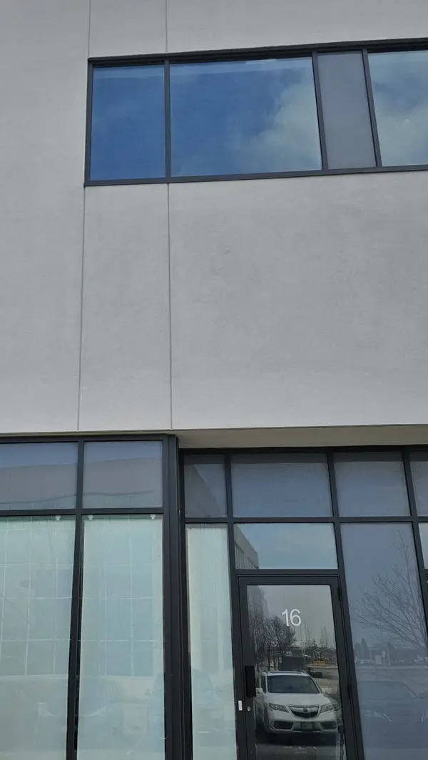 5270 Solar DR #16, Mississauga, ON L4W 0G7