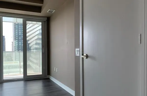 3883 Quartz RD #901, Mississauga, ON L5B 0M4