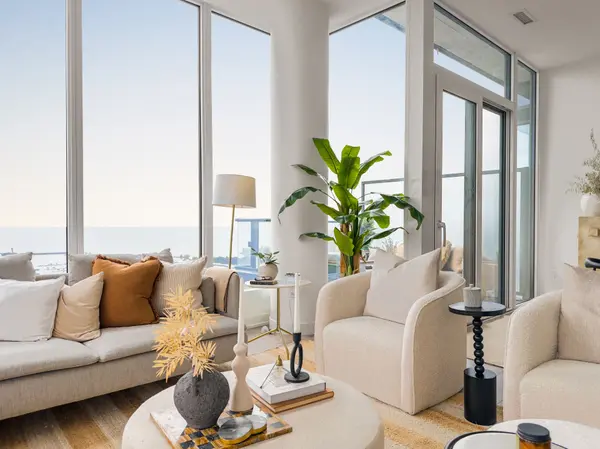 28 Ann ST #1802, Mississauga, ON L5G 0E1