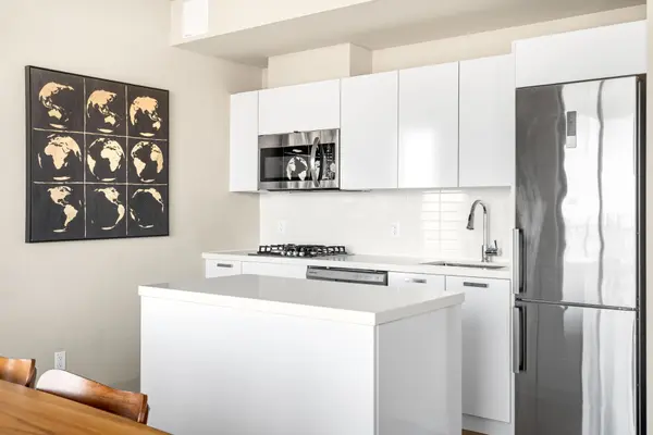 203 Catherine ST #1701, Ottawa Centre, ON K2P 1J5