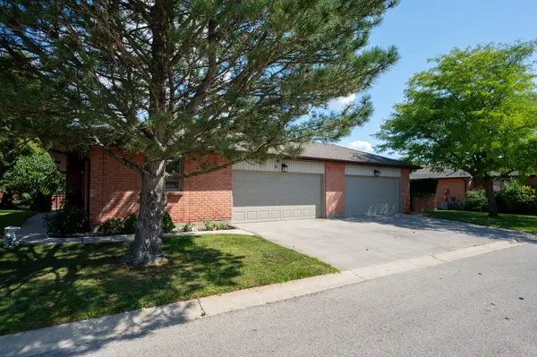 55 Fiddlers Green RD #41, London North, ON N6H 4T8