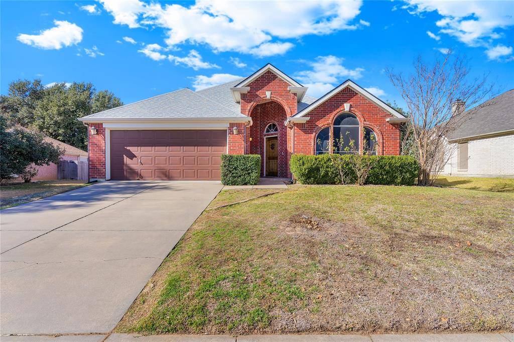 2536 Briarcrest Drive, Burleson, TX 76028