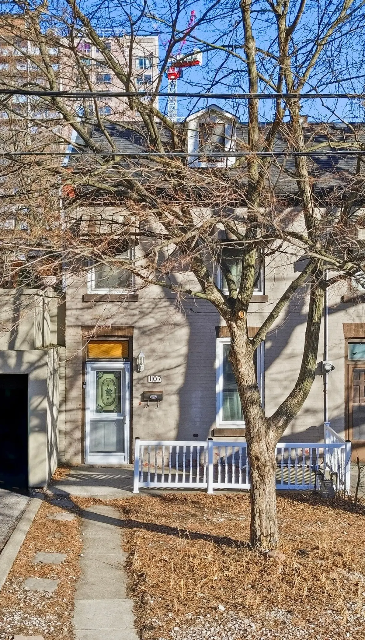 107 Queen ST S, Hamilton, ON L8P 3R9