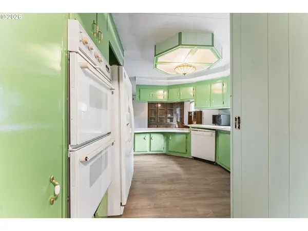 1600 RHODODENDRON DR #415, Florence, OR 97439