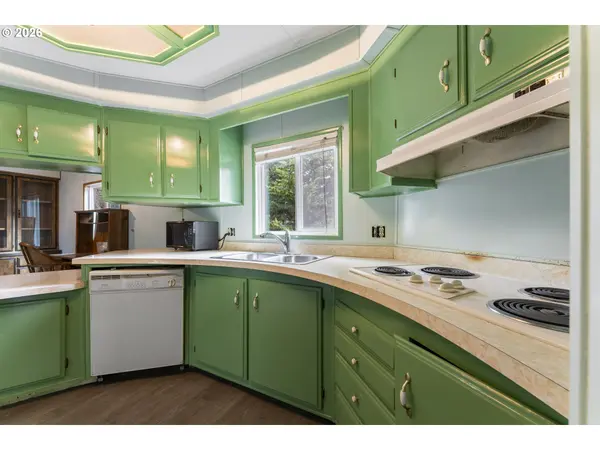 1600 RHODODENDRON DR #415, Florence, OR 97439