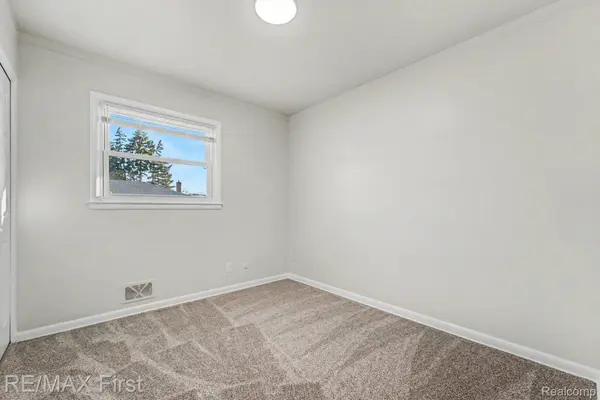 11175 Sunburst AVE, Warren, MI 48089