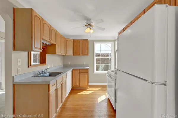 1240 W 11 MILE RD, Berkley, MI 48072