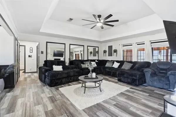 1050 Post Oak Lane, Reno, TX 75462