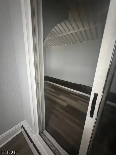 40 Wegman Pkwy, Jersey City, NJ 07305