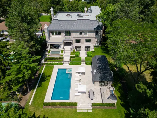 19 Country LN, Toronto C12, ON M2L 1E1