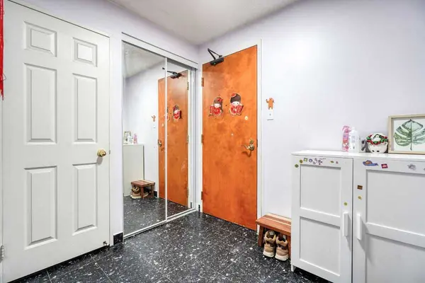 260 Doris AVE #302, Toronto C14, ON M2N 6X9