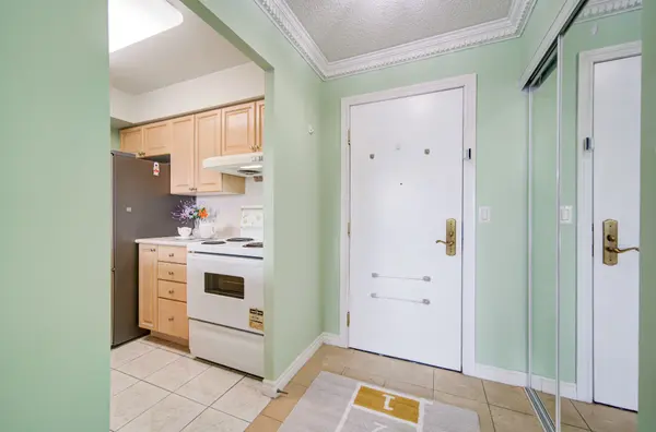 18 Sommerset WAY #1705, Toronto C14, ON M2N 6X5