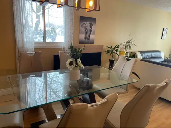 38 Pleasantview AVE, Brampton, ON L6X 2N1