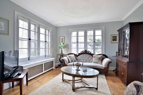 243 Shoreacres RD #Cottage, Burlington, ON L7L 2H3