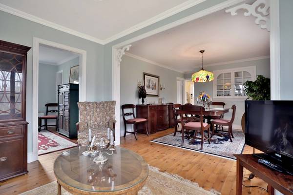 243 Shoreacres RD #Cottage, Burlington, ON L7L 2H3