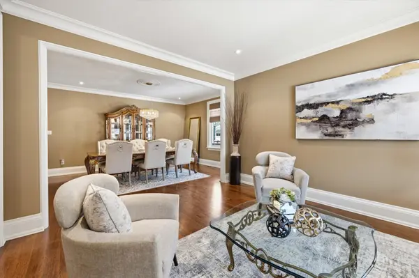 1049 Cedar Grove BLVD, Oakville, ON L6J 2C2