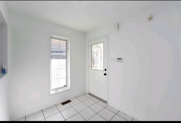 24 Hayloft CT #Upper, Brampton, ON L6X 4R7