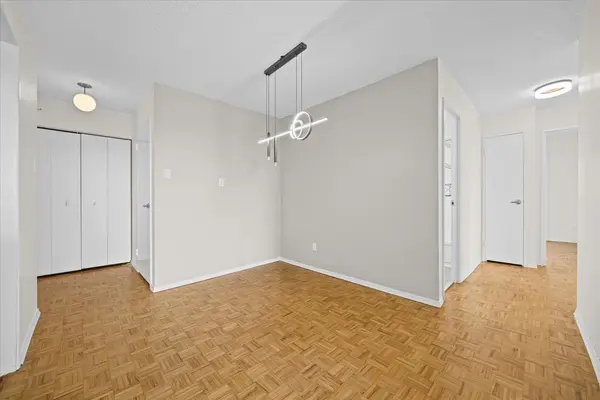 158B McArthur AVE #1507, Vanier And Kingsview Park, ON K1L 8C9