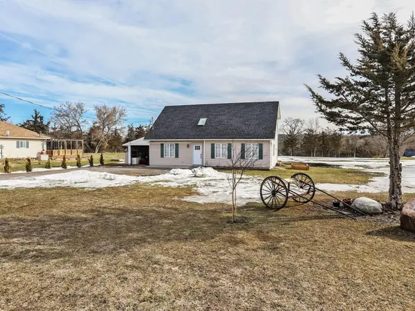 20 Glen Ross RD, Quinte West, ON K0K 2C0