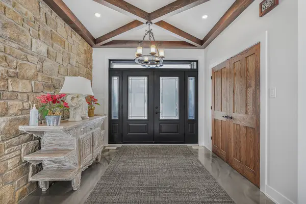 3815 Old Highway 17 RD, Clarence-rockland, ON K4K 1W2