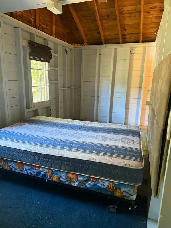 8 Sturgeon Glen RD, Kawartha Lakes, ON K0M 1N0