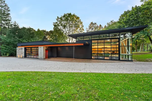 250 Canboro RD, Pelham, ON L0S 1M0