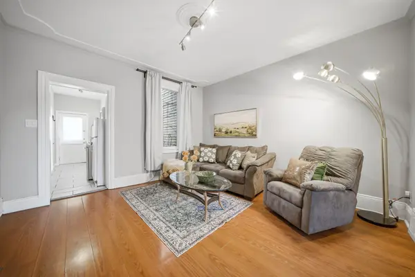 107 Queen ST S, Hamilton, ON L8P 3R9