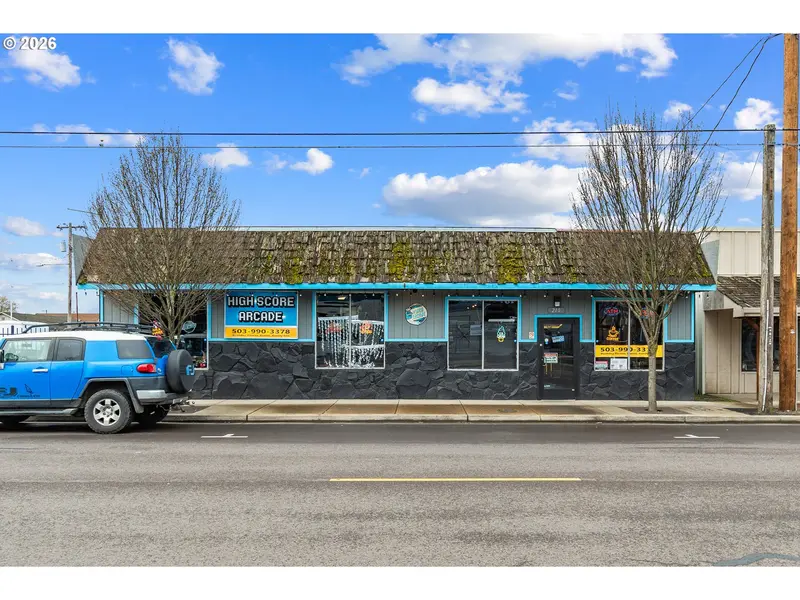 210 N MOLALLA AVE, Molalla, OR 97038