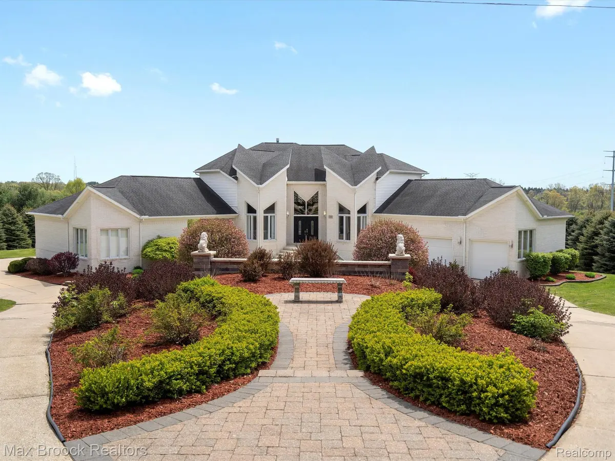 906 YULE RD, Addison Township, MI 48367