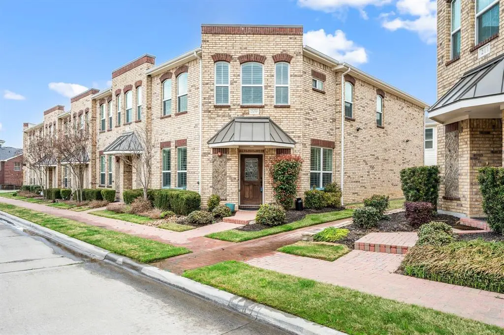 209 Belleville Drive, Lewisville, TX 75057