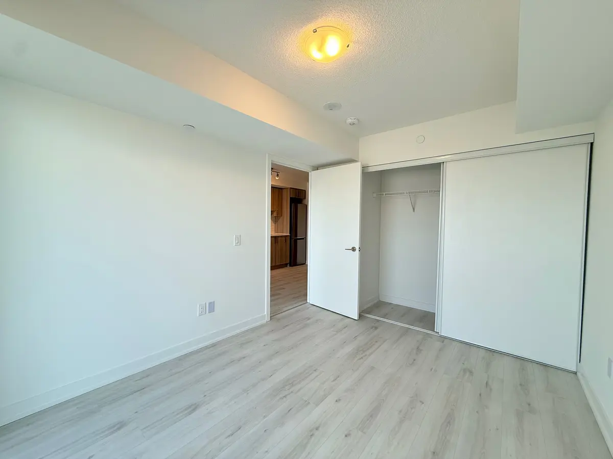 1010 Sandy Beach RD #306, Pickering, ON L1W 3V9