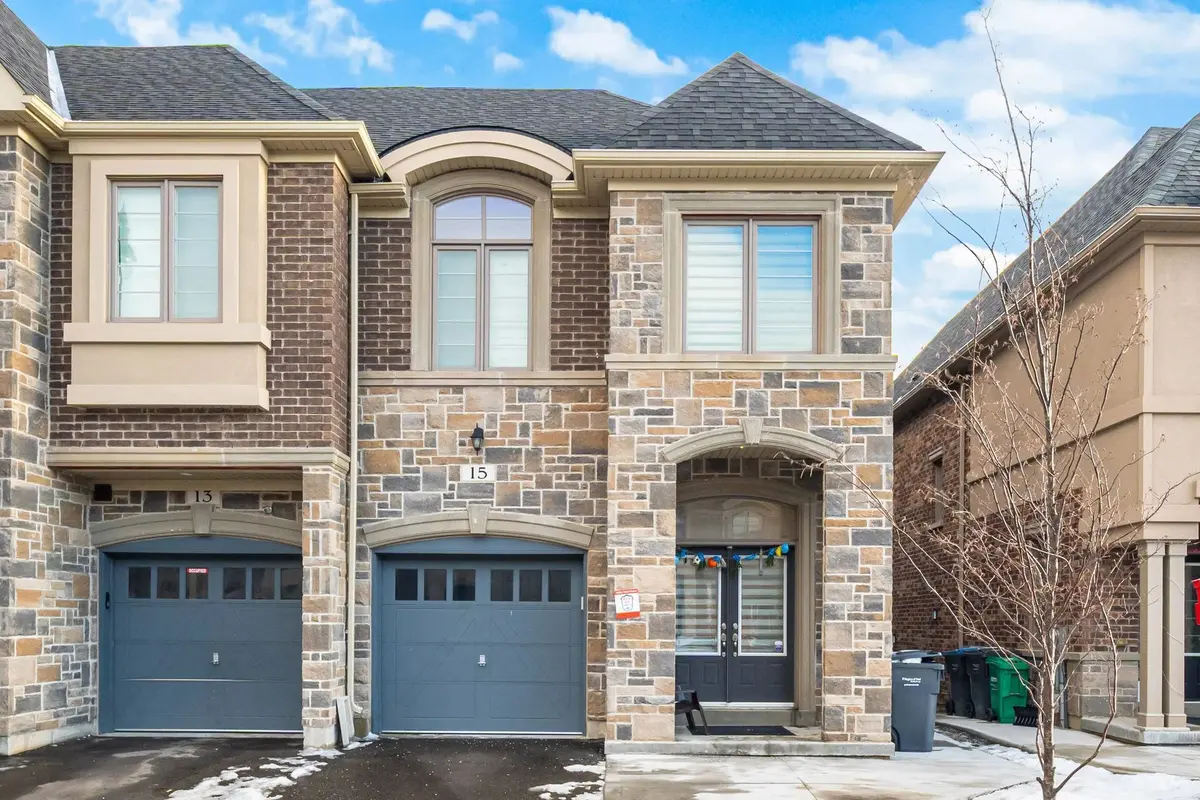 15 Dalbeattie DR N, Brampton, ON L6Y 6H7