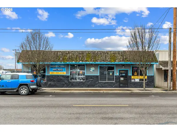 210 N MOLALLA AVE, Molalla, OR 97038