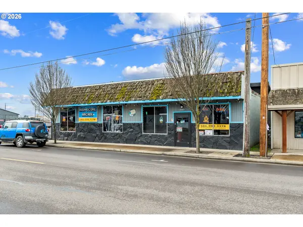210 N MOLALLA AVE, Molalla, OR 97038