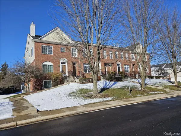 42627 Park Cresent DR #36, Sterling Heights, MI 48313