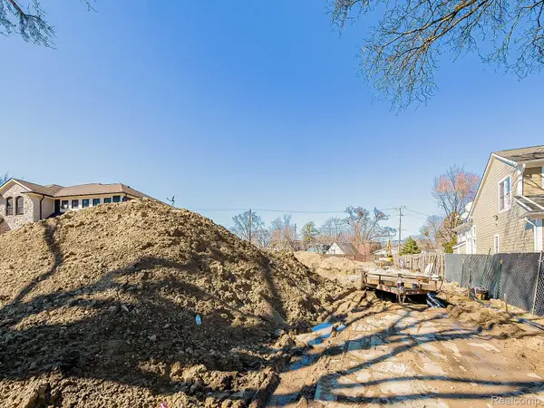 1397 Hazel ST, Birmingham, MI 48009