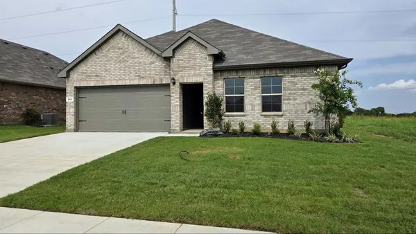 240 KINLEY Street, Grandview, TX 76050